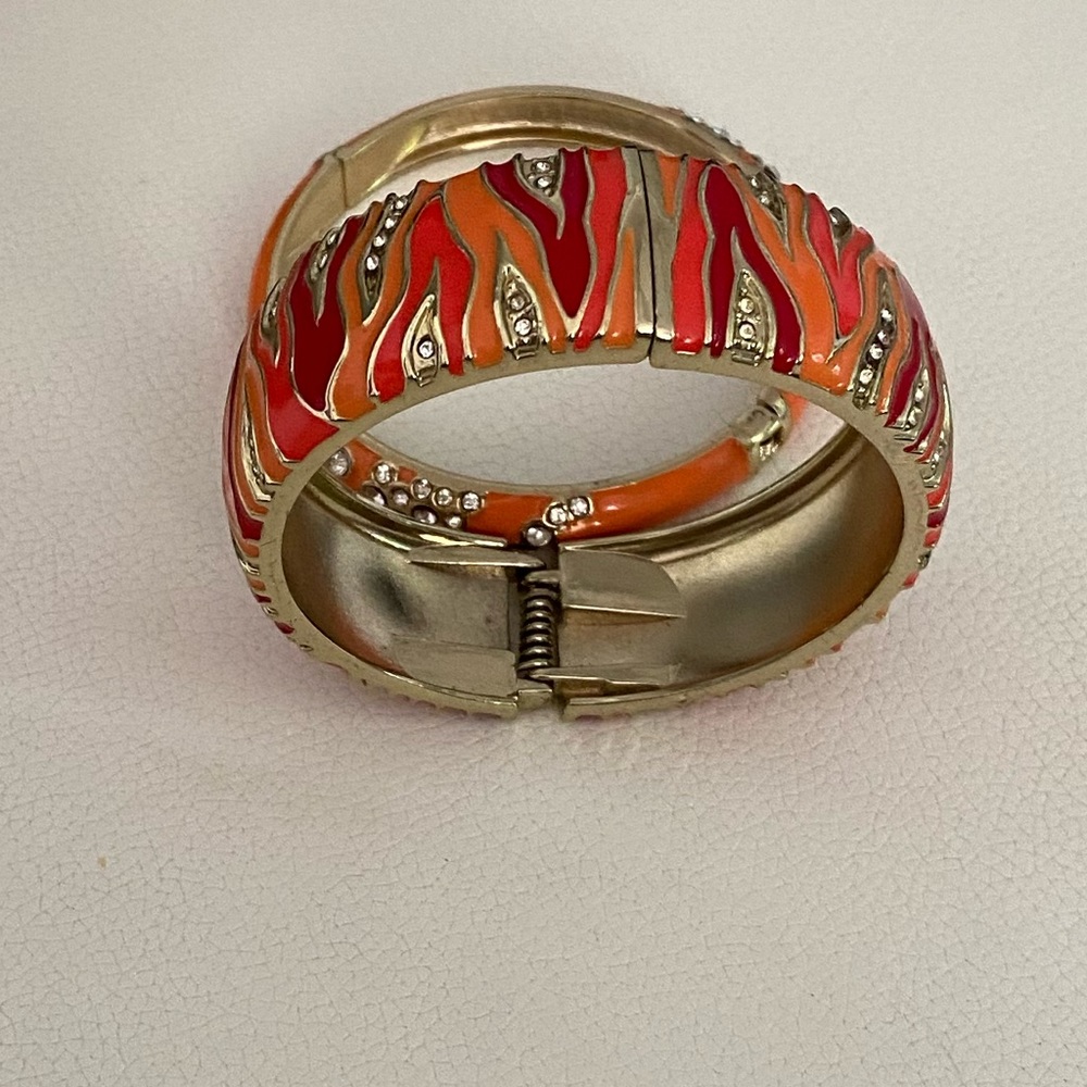 SEQUIN ENAMEL BRACELET IN ORANGE WITH RHINESTONES - Picture 5 of 8